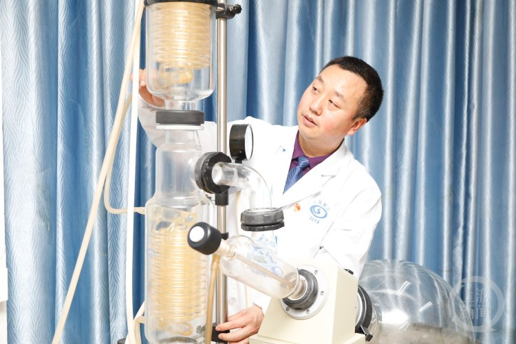 1770972383029084736.png 1702532532015_0.9260775007914211.png